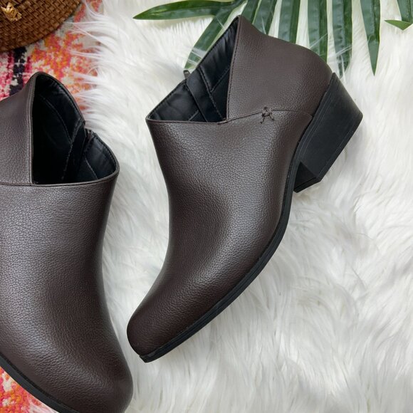 Aerosoles Neutral Dark Brown Leather Ankle Boots Booties 9 - Picture 3 of 9